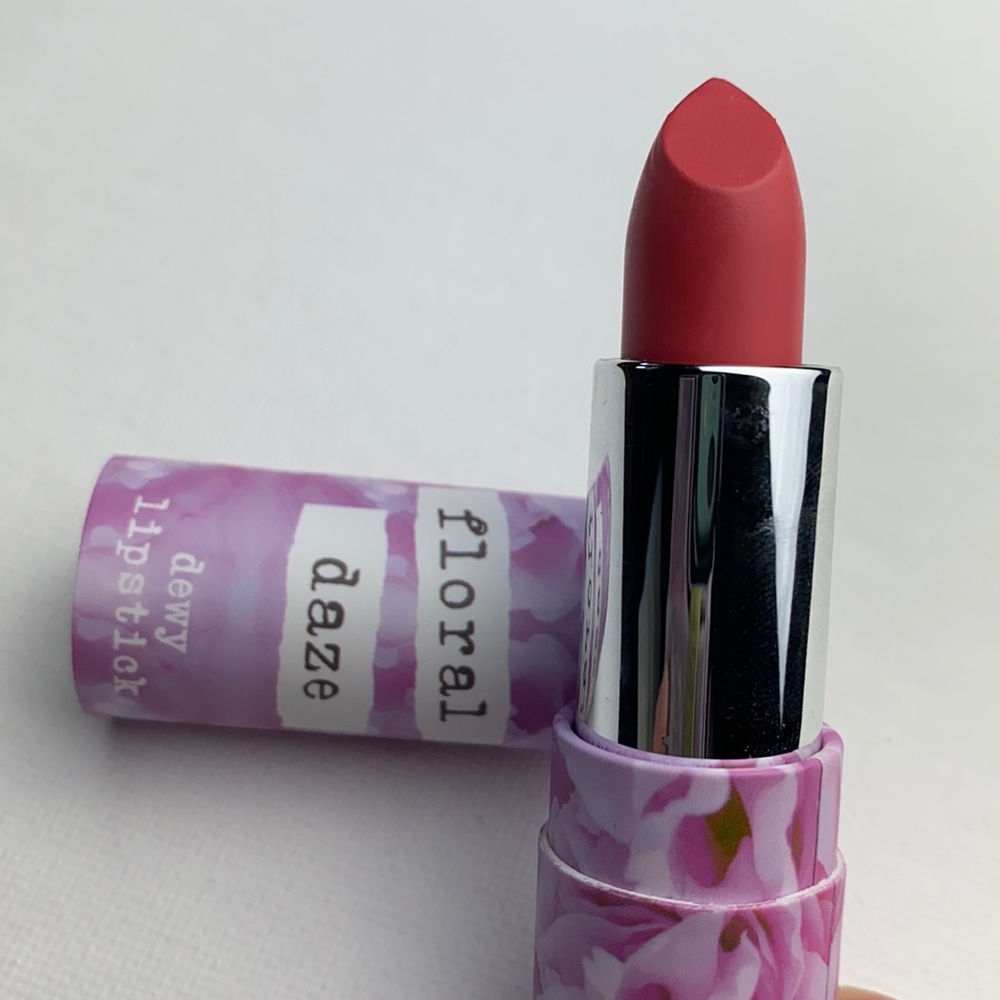 🌞10/$35🌞Floral Daze Dewy Lipstick in Peony